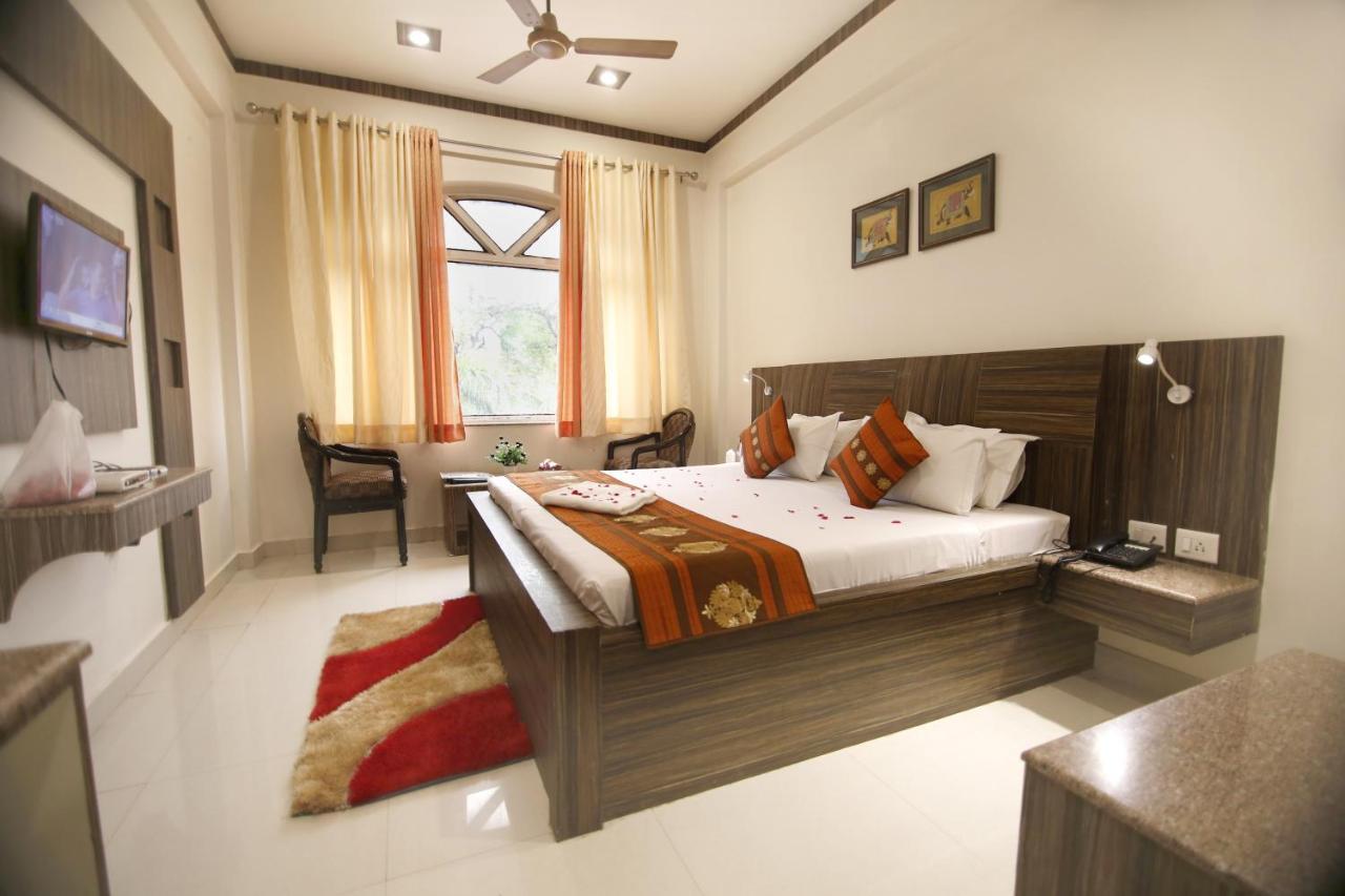 Hotel Sheetal Regency,Near Janambhumi Mathura Esterno foto