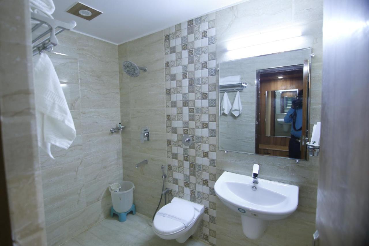 Hotel Sheetal Regency,Near Janambhumi Mathura Esterno foto