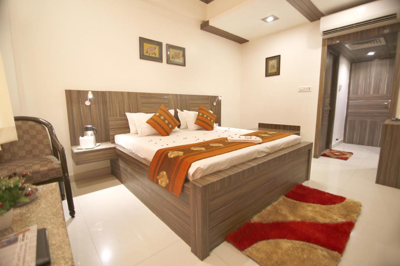 Hotel Sheetal Regency,Near Janambhumi Mathura Esterno foto